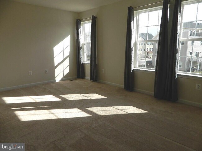 Building Photo - 610 Bracey Dr