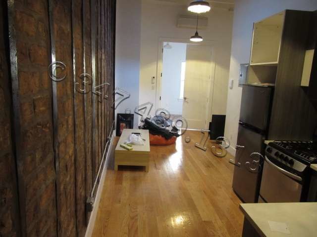 Foto del edificio - 31 Montrose Ave