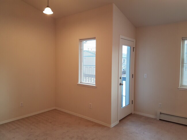 Building Photo - 7310 Meadow St