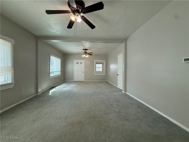 Building Photo - 5910 Pilsen Ave