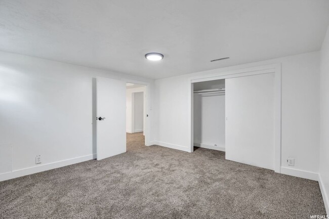 Building Photo - 5224 S 2000 W