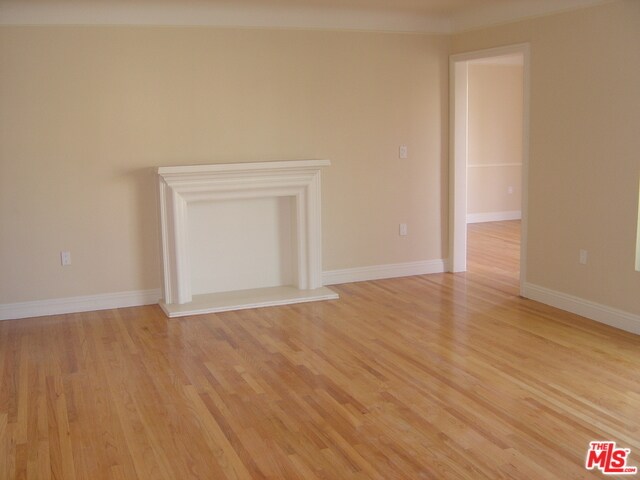 Building Photo - 1415 S Beverly Glen Blvd