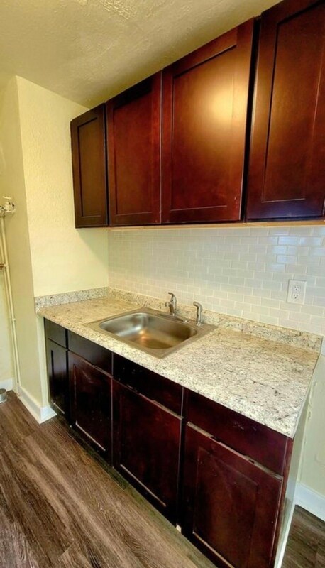 Building Photo - 1705 Doran Ln