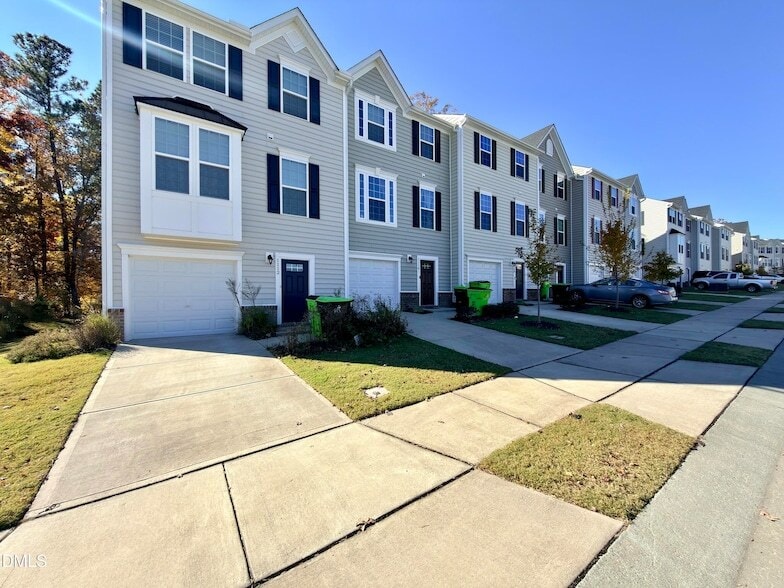 Photo - 1110 ROMERIA DR Unit