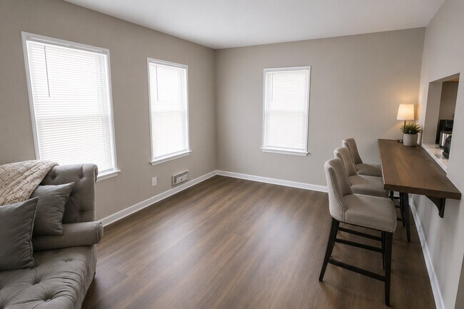 Foto del edificio - 2742 N Wauwatosa Ave