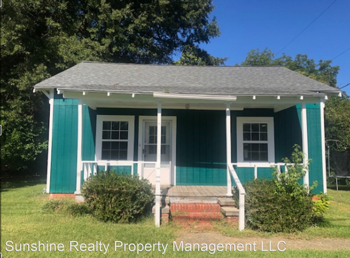 Primary Photo - 2 br, 1 bath House - 827 South Beaumont Av...