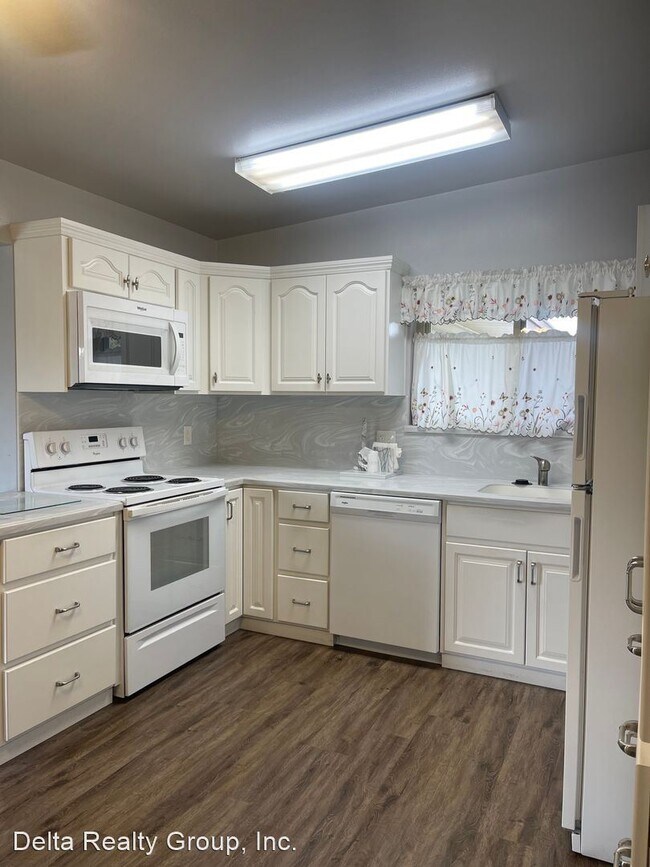 Building Photo - 3 br, 2 bath House - 324 Mono Drive