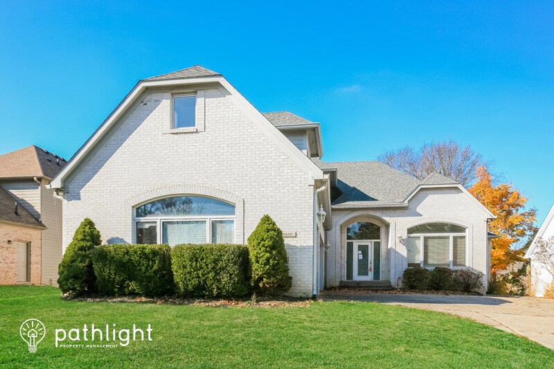 Primary Photo - 6610 Royal Oakland Dr, Indianapolis, IN, 4...