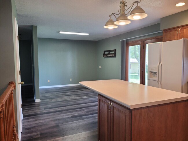 Foto del edificio - Clive Home on nearly 2 acres!