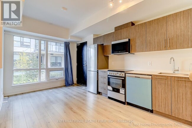 Photo du bâtiment - 851 Sheppard Ave W
