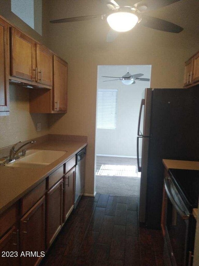 Foto del edificio - 7550 N 12th St