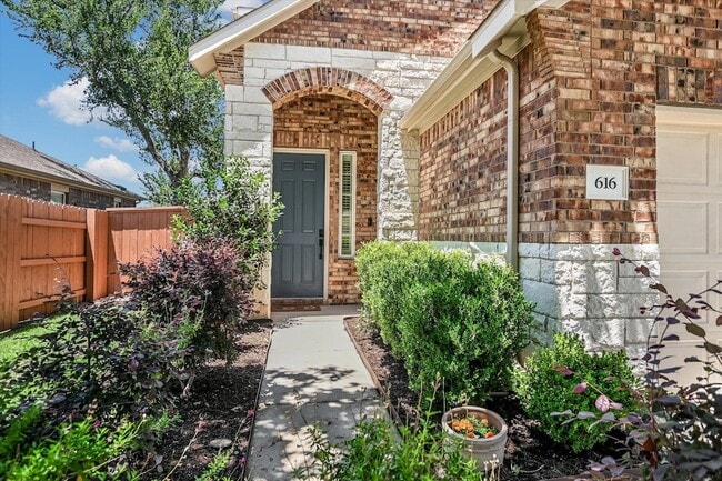 Building Photo - 616 Pheasant Hill Ln