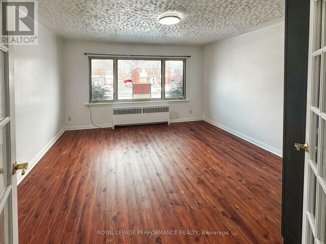 Building Photo - 330 Donald St