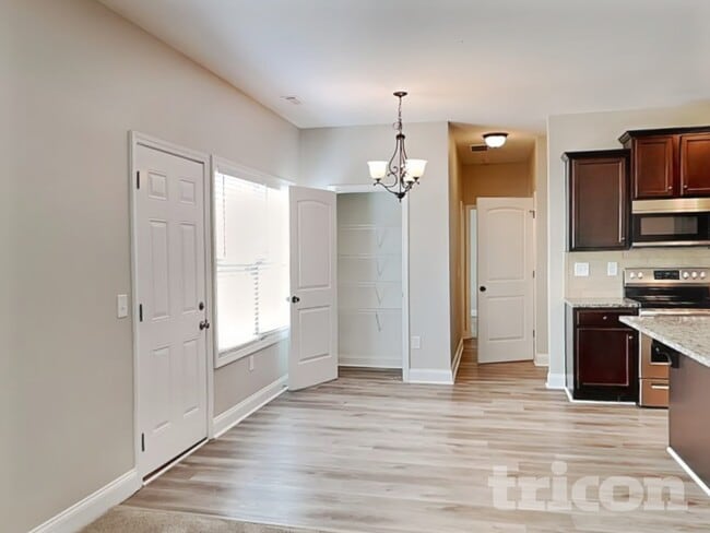 Building Photo - 111 Brookhaven Dr