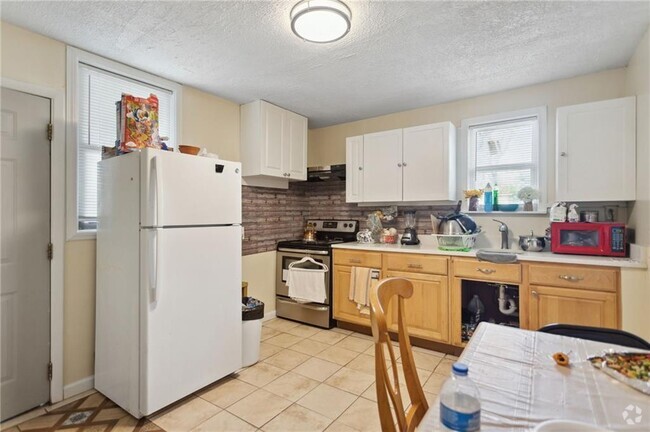 Building Photo - 396 Thomas Dr