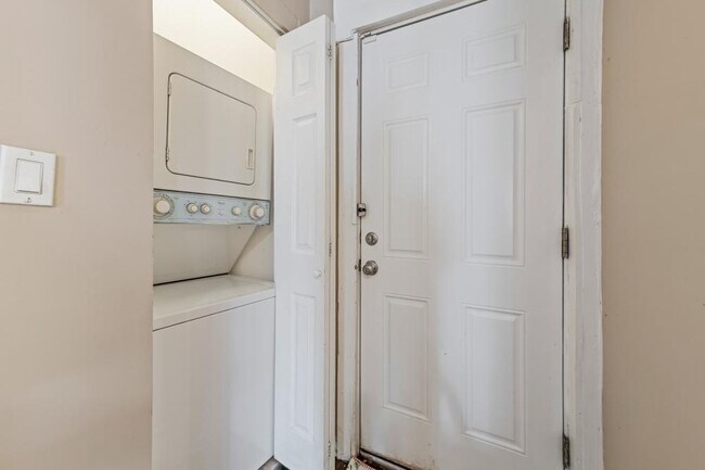 3 bedroom in Chicago IL 60657 - 3 bedroom in Chicago IL 60657 Apartment