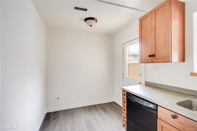 Building Photo - 3 br, 1 bath House - 10727 Keswick St