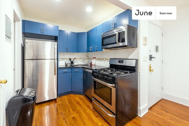 Building Photo - 345 E 21 St