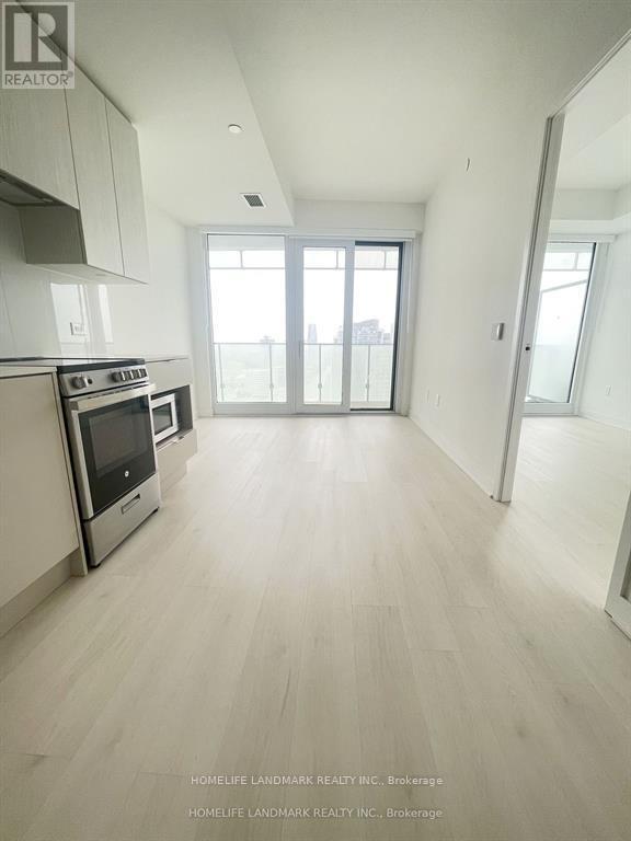 Photo du bâtiment - 3900-3900 Confederation Pkwy