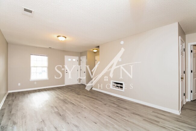 Building Photo - Prepare to fall in love with this 4 bedroo...