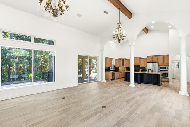 Building Photo - 2928 Pine Valley Dr