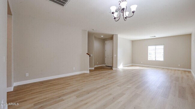 Foto del edificio - 15670 W Monterosa St