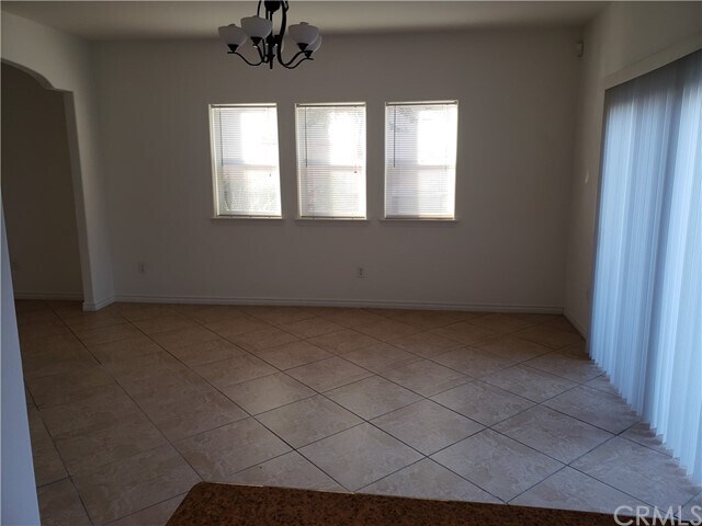 Foto del edificio - 1383 W Phillips Blvd