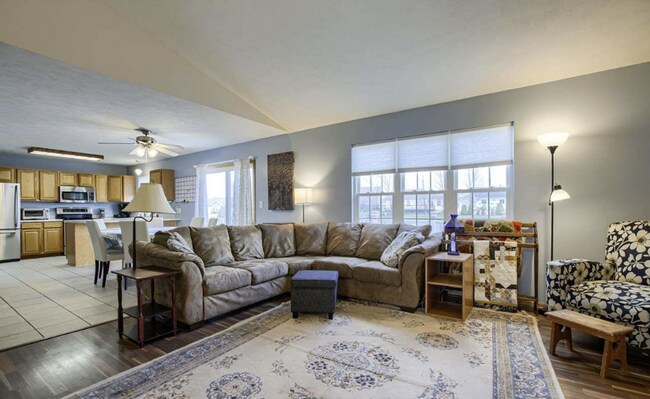 Foto del edificio - 5 Bedroom/3.5 Bath Single Family Home