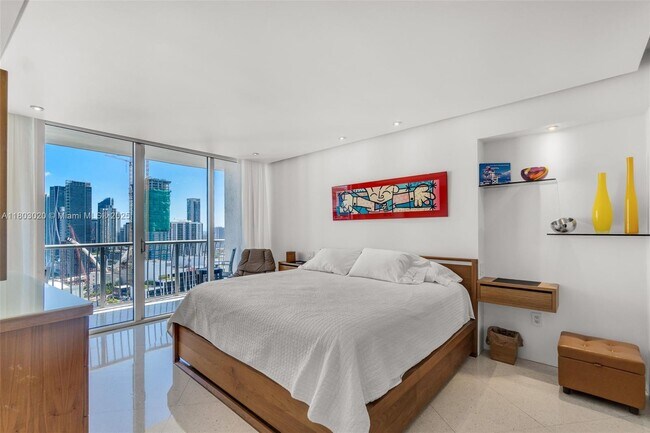 Foto del edificio - 1750 N Bayshore Dr
