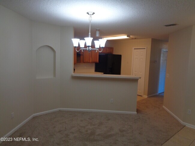 Foto del edificio - 1520 Vineland Cir