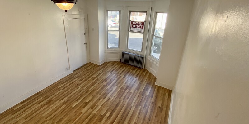 Primary Photo - 114 Marshall St
