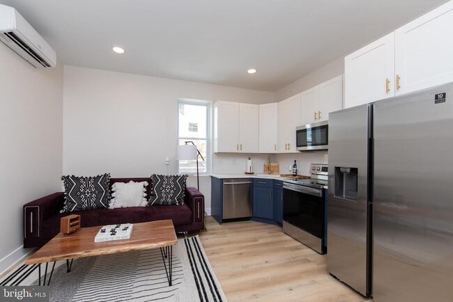 Building Photo - 2001 S Norwood St