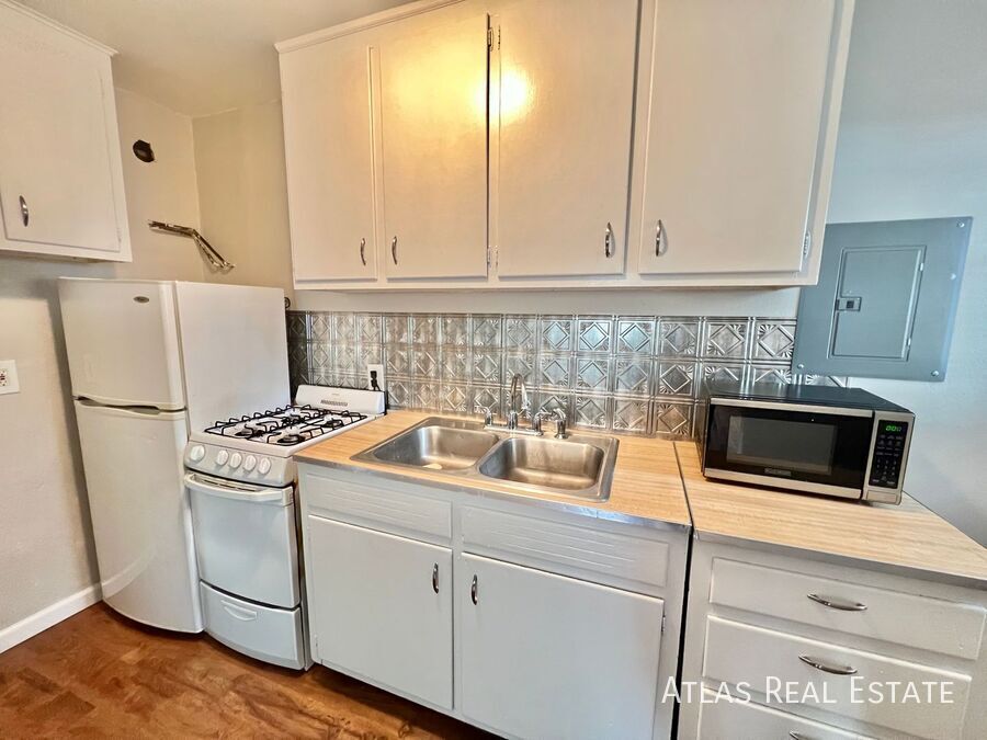 Foto principal - 218 W Cheyenne Rd