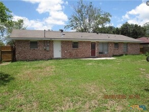 Building Photo - 205 Avalon Dr