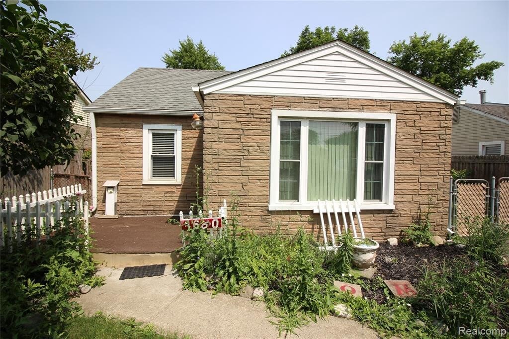 Primary Photo - 1660 Sheldon Rd