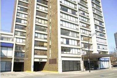 Building Photo - 1850 N Clark St