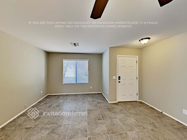 Foto del edificio - 17039 W Central St