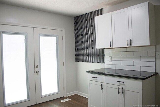 Foto del edificio - 5839 Rivercroft Rd