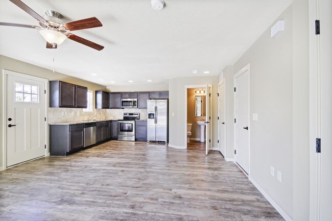 Foto del edificio - 12673 W Irving St