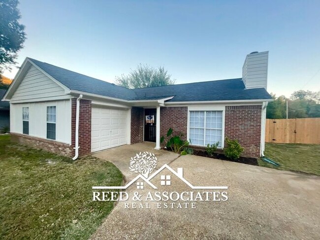 Building Photo - Charming Raleigh Home