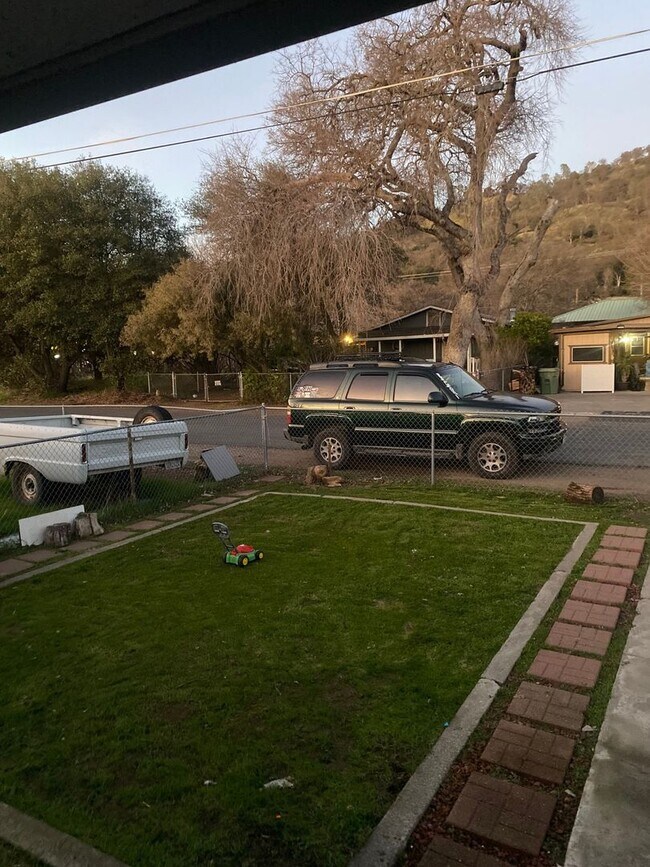 Foto del edificio - 3 Bedroom Duplex in Clearlake Oaks