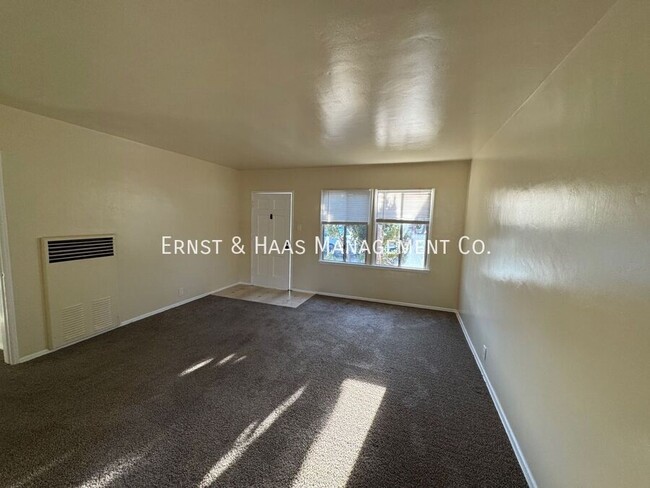 Building Photo - Cozy 1 Bedroom Apartment Located in Long B...