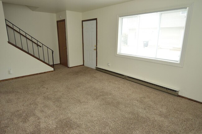 Building Photo - Quiet Side by Side Duplex