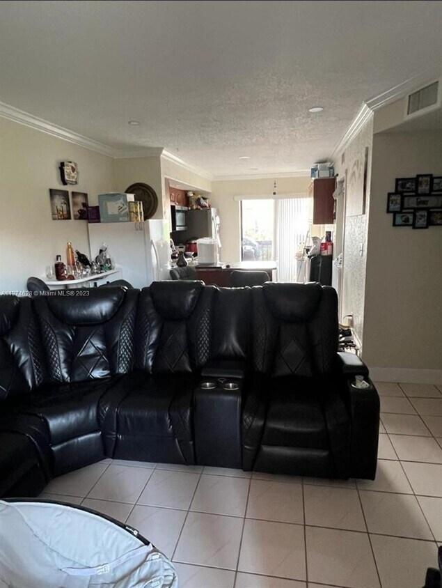 Primary Photo - 5460 W 21st Ct