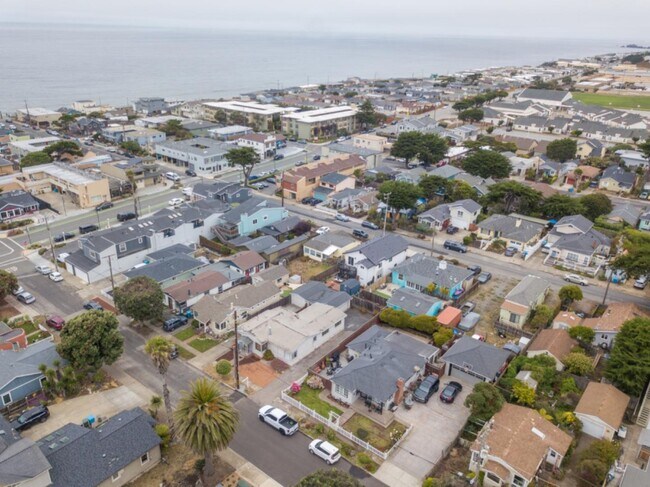 Foto del edificio - 145 Santa Maria Ave