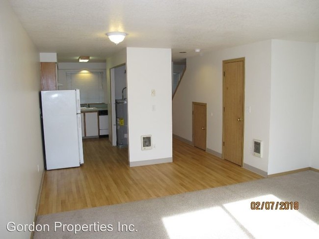 Building Photo - 3411 SE 85th Ave