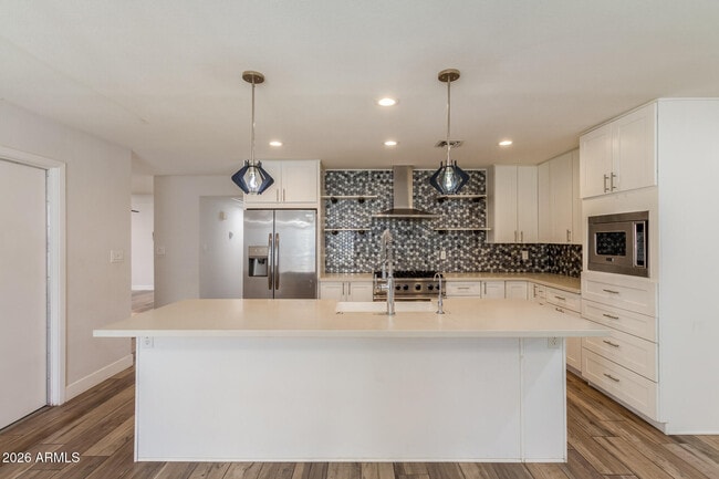 Building Photo - 1829 W Orchid Ln