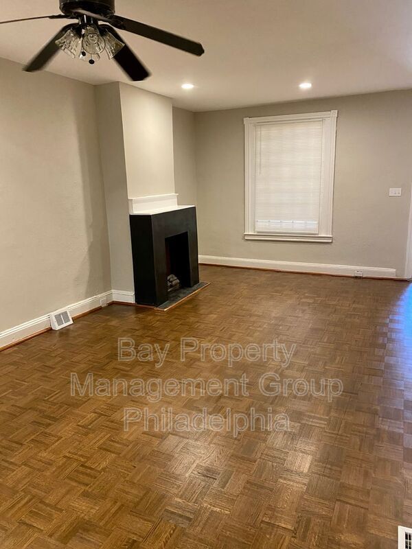 Foto del edificio - 913 Forrester Ave