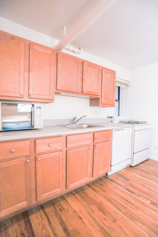 Foto del edificio - 3759 N Wayne Ave