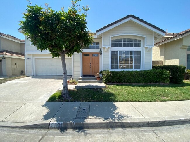Building Photo - Very Spacious 3 Bedroom, 2.5 Bathroom House For Rent in Buena Park-Lots of Recent Upgrades!